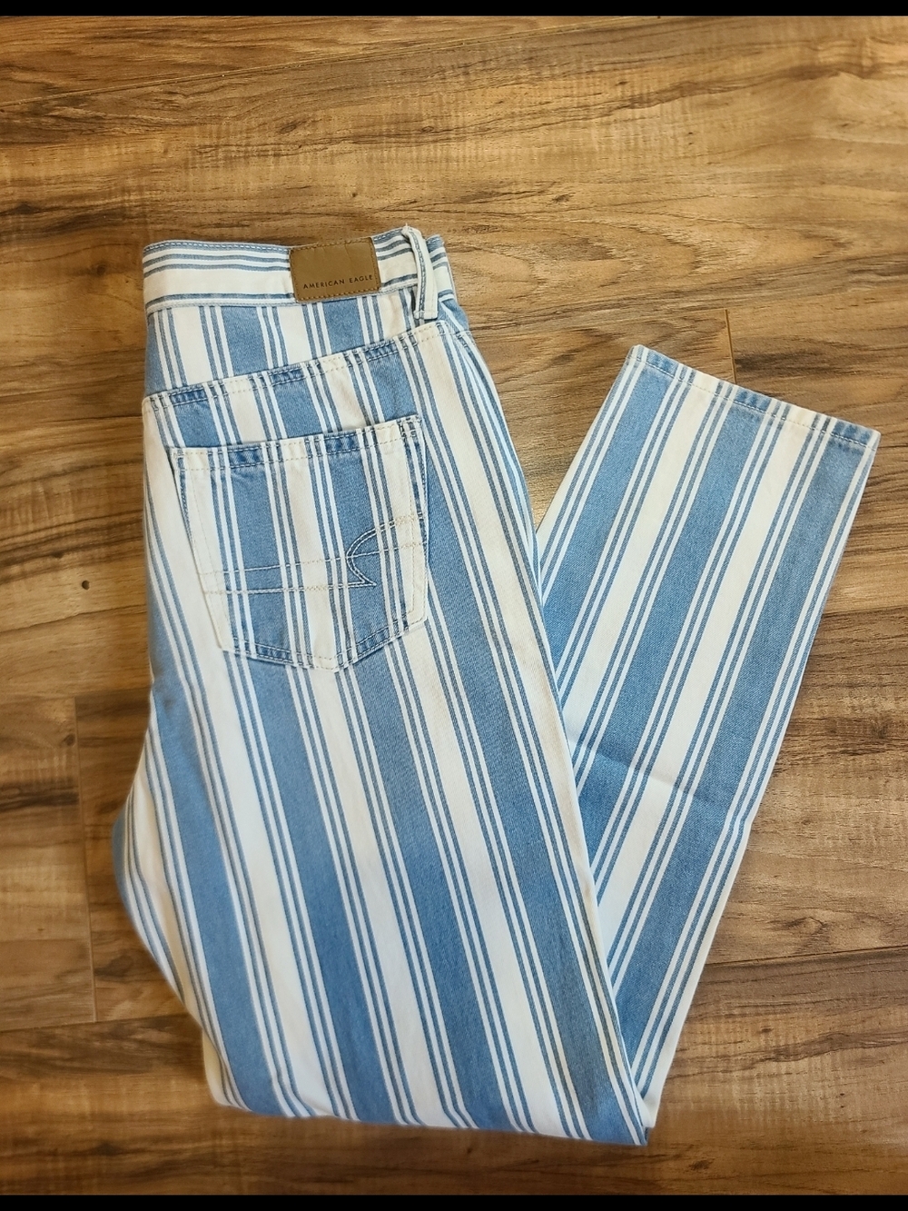 NWT American Eagle Mom Jeans Straight Leg Blue White Striped High Rise Size 4
